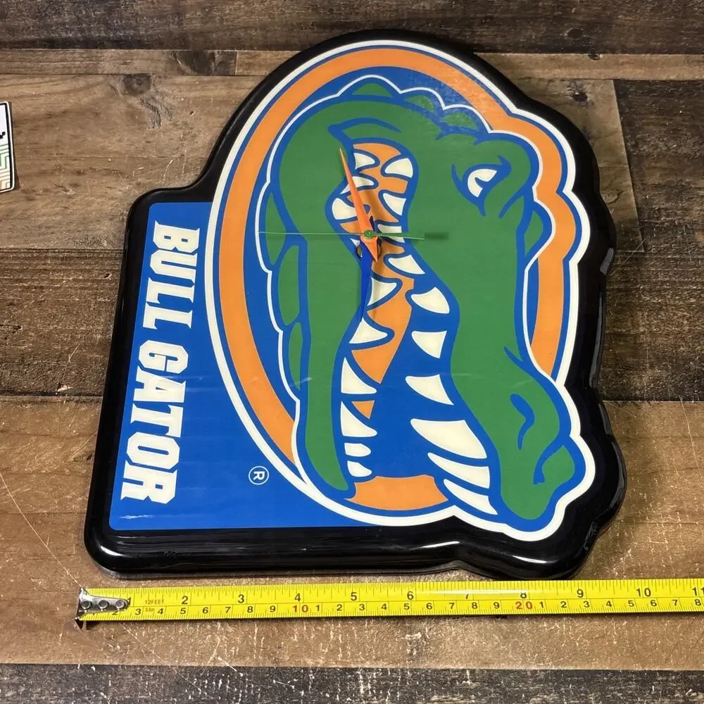 Vintage Florida Gators Wood Resin Wall Clock USA UF Bull Gator WORKS! Man Cave